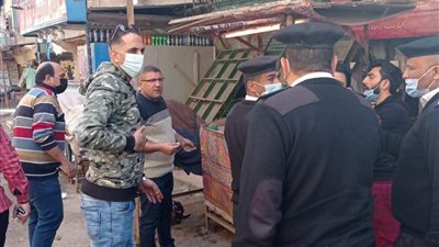 رئيس حي غرب شبرا الخيمة: تحرير 60 محضرًا لإشغال الطريق العام (صور) 