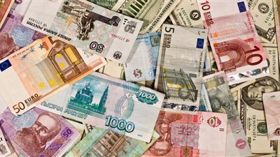 أسعار العملات الأجنبية مقابل الجنيه اليوم الإثنين 15 فبراير 2021