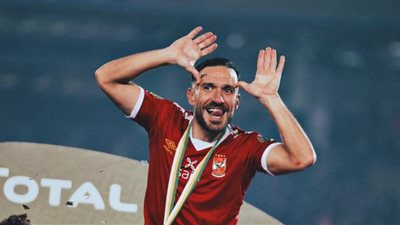 الأهلي يمدد عقد علي معلول 3 سنوات جديدة ويرفع راتبه (خاص)