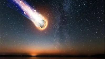 شاهد.. لحظة انفجار نيزك في سماء فيكتوريا خلال فترة الإغلاق