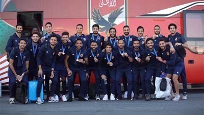 المريخ السوداني يهدي درعه للأهلي ويهنئه ببرونزية العالم