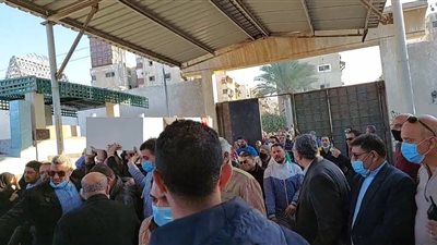 في نعش صدقة جارية.. جثمان الراحل البدري فرغلي يصل لمثواه الأخير بـ