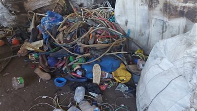 ضبط مصنع لإنتاج البلاستيكات من النفايات الخطرة بالقليوبية