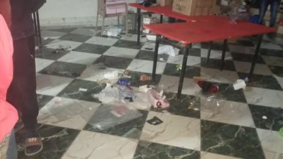 خوفًا من تفشي فيروس كورونا.. فض مول تجاري بالقوة الجبرية بكفر شكر (صور)