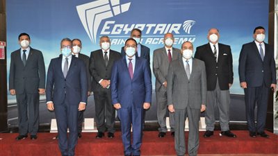 رئيس الوزراء يشهد بدء تشغيل أحدث أجهزة الطيران التمثيلي من طراز إيرباص (صور)