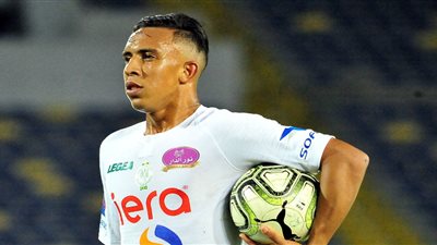 الرجاء يمدد عقد سفيان رحيمي 5 مواسم