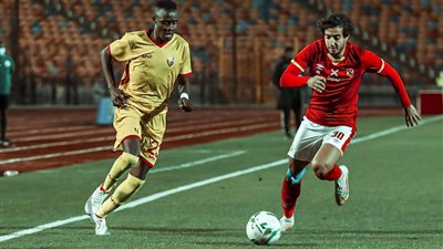 الشوط الأول.. التعادل السلبي يحسم مباراة الأهلي والمريخ السوداني