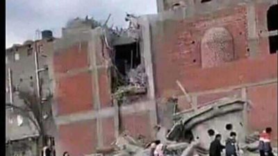 بسب الطقس السيئ..سقوط عمود إنارة ومأذنة مسجد تحت الإنشاء بالدقهلية (صور)