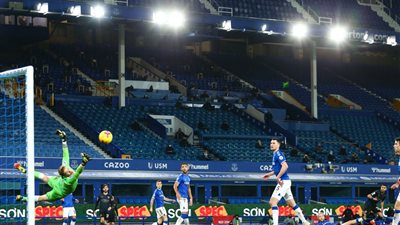 مانشستر سيتي يعزز صدارته للدوري الإنجليزي بثلاثية في إيفرتون 