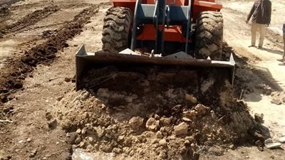 لمكافحة التعدي على الأراضي الزراعية.. إزالة مخالفة بناء بأرمنت بالأقصر