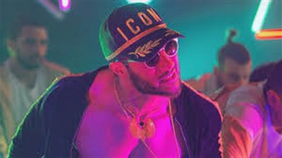 محمد رمضان يحتفل بتخطي 