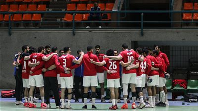 السفارة الإسبانية تتقدم بشكوى ضد مدرب الأهلي