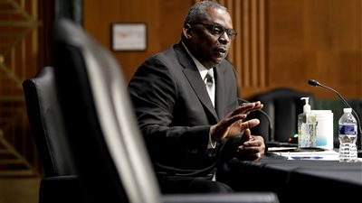 وزير الدفاع الأمريكي يدين الهجمات على السعودية