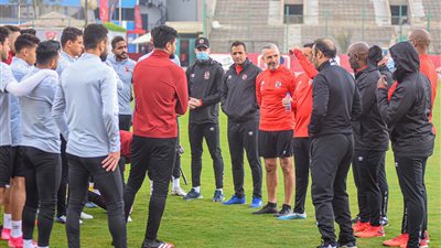 استبعاد طاهر.. موسيماني يضم 22 لاعبًا لقائمة الفريق المسافرة إلى تنزانيا