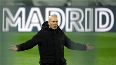 رسميًا.. زيدان يعلن غياب بنزيما عن مواجهة بلد الوليد