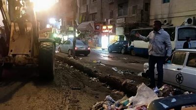 رفع 65 طن قمامة بشوارع ومستشفيات ومواقف شبرا الخيمة