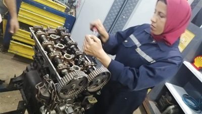 من صيانة وتصليح السيارات على الطريق.. تخرج هند بـ