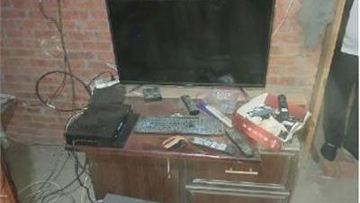 38 ريسيفر و33 قطعة ربط وألف مشترك.. ضبط شخص أدار شبكة إلكترونية لتشفير القنوات الفضائية