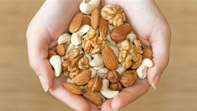 هل تساهم المكسرات في الوقاية من مرض السرطان؟