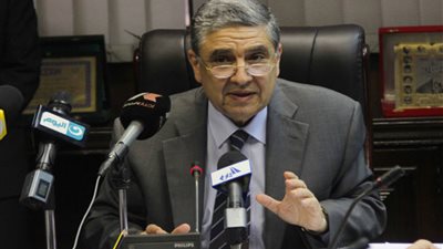 وزير الكهرباء يكشف لـ