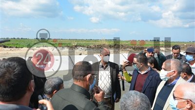 بتكلفة 76 مليون جنيه.. وزير الري يشهد مشروع تبطين ترعة التينة ببورسعيد