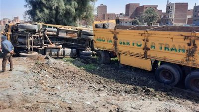 4 وفيات ومُصاب في حادث تصادم ملاكي بمقطورة بالمنيا