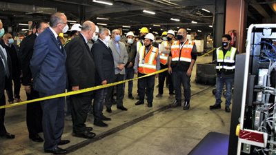 وزير الطيران المدني يتفقد مطاري مرسى علم والقاهرة