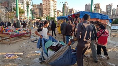 للمرة الثالثة خلال شهر.. حملة إزالة للباعة الجائلين بميدان 