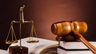 لإضرارهما بالمال العام.. مجازاة مدير عام بمصلحة الضرائب وإحدى المهندسات