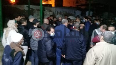 المئات يشيعون جثمان رجل الأعمال ياسين عجلان بمسقط رأسه بالبحيرة (صور)