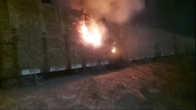 نشوب حريق في عربة قطار قصب على طريق الأربعين بقنا