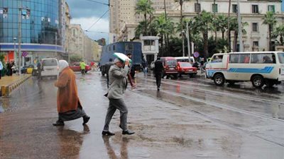 الأمطار تجتاح دمياط.. غرق شوارع المنطقة الصناعية والميناء