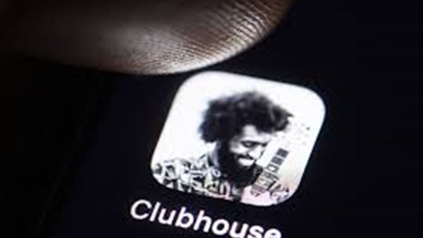 تطبيق  Clubhouse