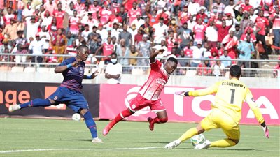 بعد مرور 15 دقيقة.. التعادل السلبي يسيطر على مباراة الأهلي وسيمبا التنزاني