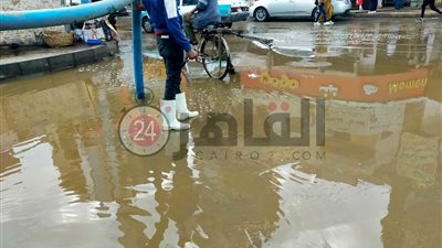 الأمطار تُغرق شوارع الفيوم.. ومياه الشرب تدفع بسيارات لكسح المياه (صور وفيديو)