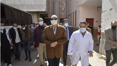 لمتابعة شبكات الأكسجين.. محافظ أسيوط يتفقد مستشفى المبرة للتأمين الصحي