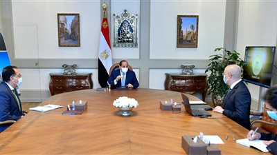 السيسي يطلع على مخطط مشروع 