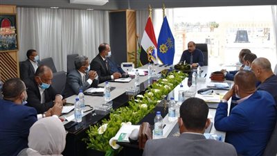 محافظ أسوان يلتقي أعضاء مجلسي النواب والشيوخ.. ويؤكد: مصلحة المواطن فوق أي اعتبار