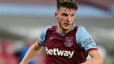 وست هام يحدد مبلغًا ضخمًا للموافقة على رحيل نجم الفريق