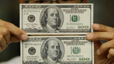 7 سنوات لشاب عثر بحوزته على دولارات مزورة في قنا