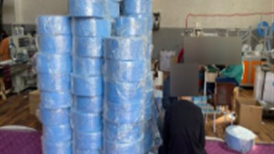 ضبط مصنع غير مرخص لتصنيع الكمامات الطبية بالمنوفية