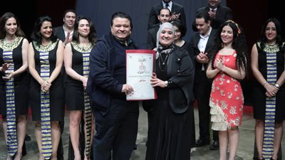 تكريم اسم الفنان سيد زيان في العرض المسرحي لسينما مصر