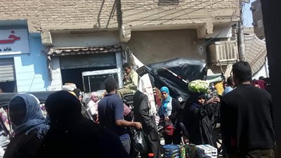 زحام  بسوق إدفو بأسوان دون الالتزام بالإجراءات الاحترازية
