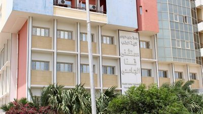 مستشفيات جامعة جنوب الوادي تستقبل قافلة 