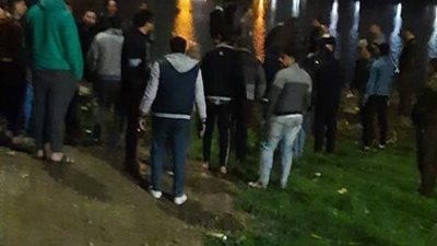 تراهن مع أصدقائه على القفز.. انتشال جثة شاب غرق بالنيل في دمياط (صورة)