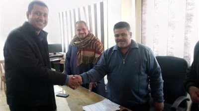 مواطن بأسيوط يتبرع بقطعة أرض لإكمال مشروعات 