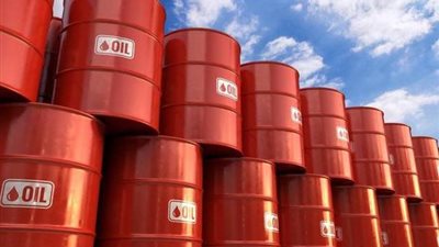 بعد ارتفاع الأسعار.. منتجو النفط يدرسون تخفيف قيود المعروض