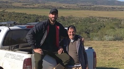 تفاصيل وفاة والد أليسون بيكر في البرازيل