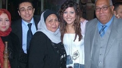 بكلمات مؤثرة.. مي كساب توجه رسالة لوالدتها الراحلة: 