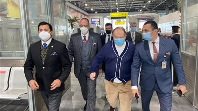 وزير الرياضة يستقبل رئيس الاتحاد الدولي للرماية بمطار القاهرة
